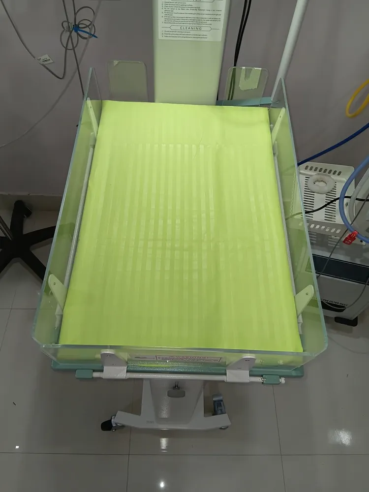 Polyster Cotton NICU Bedsheet